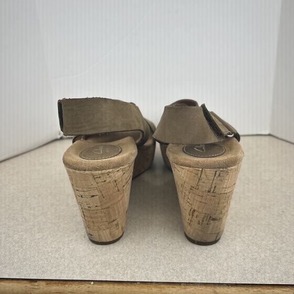 Womens Clark Caslynn Shae Wedge Sandal Tan Size 9 Open Toe Cross Strap Ankle - Picture 5 of 9